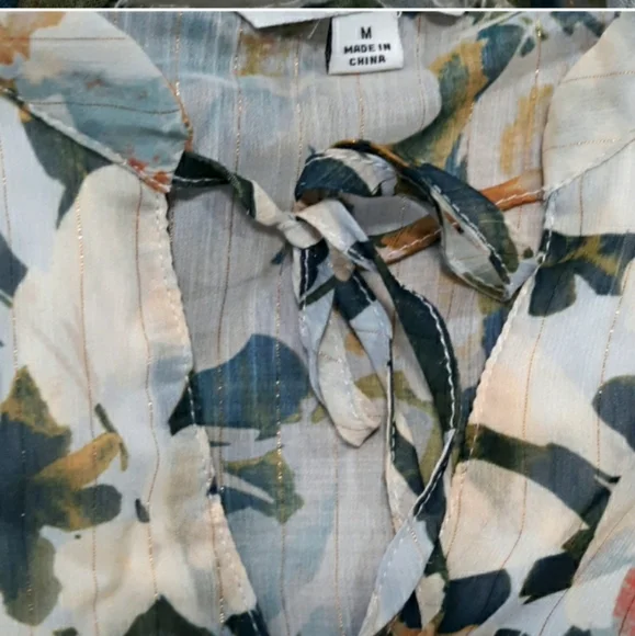 Zac & Rachel Metallic Sheer Floral Ruffle Blouse Size M NWT - Picture 9 of 10